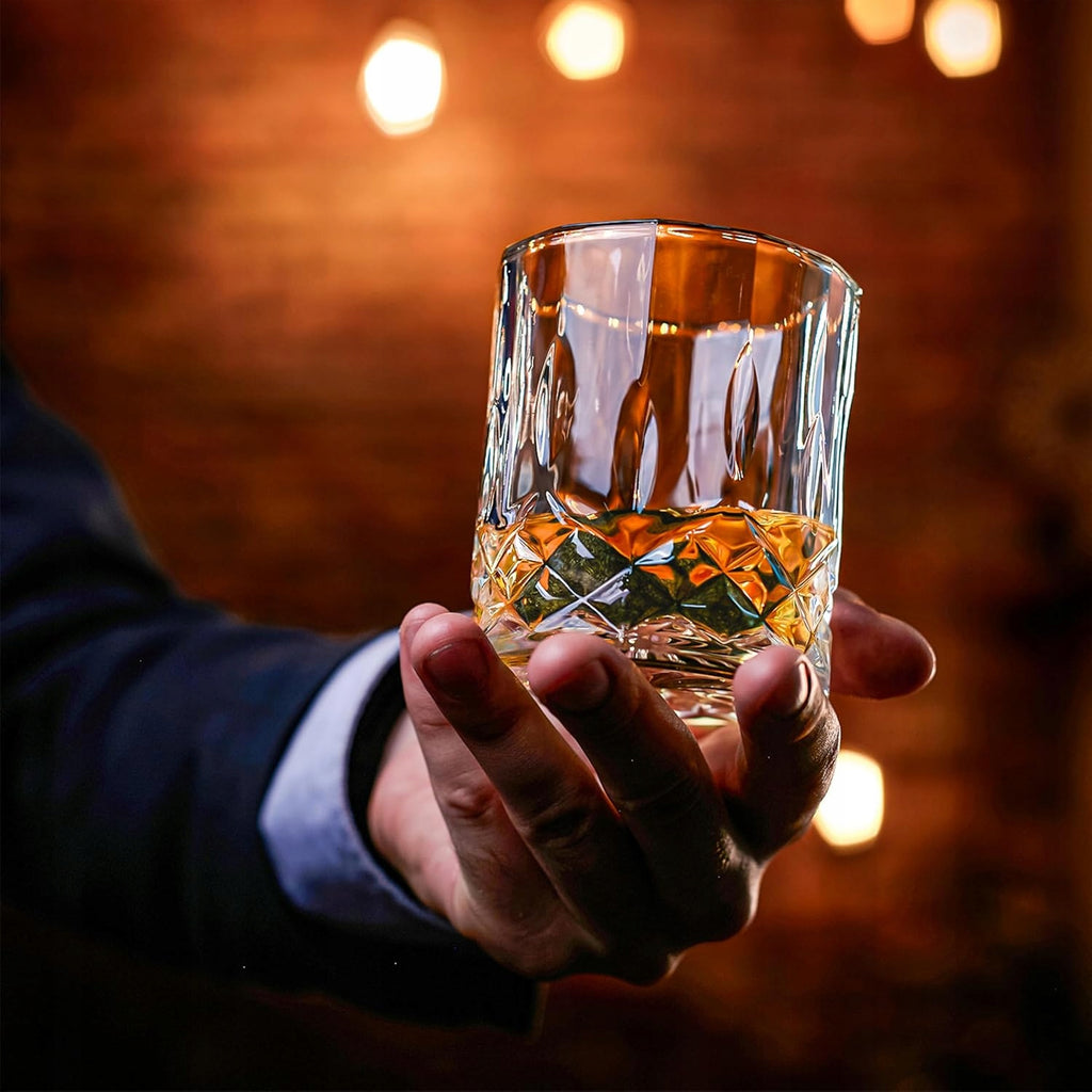 Lovreno Whisky Premium — Karafka kryształowa + 2 szklanki + kamienie chłodzące w drewnianej skrzynce